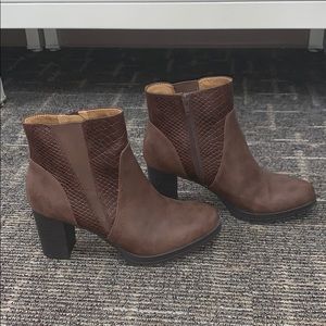 LIKE NEW- Brown Booties